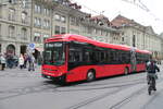 Bernmobil Nr. 232 (Volvo 7900LAH Hybrid) am 14.9.2024 in Bern, Zytglogge