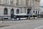 tl Nr. 856 (Hess Swisstrolley 3 BGT-N2C) am 24.11.2024 in Lausanne, St-François. Infolge einer Fahrleitungsbaustelle bei der Haltestelle Georgette fuhren die Busse der Linien 1 und 2 ab St-François mit dem Hilfsantrieb weiter.