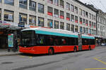 Hess Trolleybus 58, auf der Linie 1, bedient am 24.02.2025 die Haltestalle beim Guisanplatz.