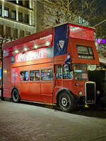 Im Bild ein Leyland Titan Doppelstockbus, welcher eine neue Aufgabe als Gastronomiefahrzeug gefunden hat.