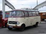 Historischer kleiner Bus Mercedes-Benz der Wohnungsbaugesellschaft (WGB) der Stadt Frth  Wohnfhlen seit 1957; 3.