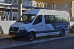 DC 3483, Mercedes Benz Sprinter, steht bei schwierigen Lichtverhältnissen am Bahnhof in Mersch.