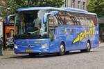 VS 2018, Mercedes Benz Tourismo, von Voyages Schmit aus Schieren in Luxemburg, aufgenommen in den Straßen von Maastricht. 07.2024