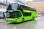 Flixbus Neoplan Skyliner am 07.12.24 in Frankfurt am Main Hbf