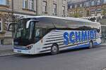 Setra S 516 HD, des Busunternehmen H Schmidt aus Lindenfels, aufgenommen in den Straßen der Stadt Luxemburg.