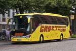 HER-AG 228, Setra S 515 HD, von Greif Reisen hält an einer Bushaltestelle in Maastricht.