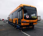 BYD eBus am 05.11.24 zur Verladung im Hafen von Rostock