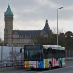 . ZU 4454, Stdtischer Heuliez Bus auf seiner Linie in der Stadt Luxemburg unterwegs.  06.02.2015 