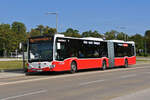 Mercedes Citaro 8928, auf der Linie 10A, bedient die Haltestelle beim Schloss Schönbrunn. Die Aufnahme stammt vom 30.08.2022.