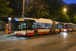 Am 7.6.2024 war um 21.57 Uhr der O-Bus Nr. 628 auf der Hrncirska in Usti nad Labem im abendlichen Linien Dienst.