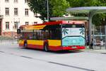 HSB Hanau Solaris Urbino 12 Wagen 42 am 07.06.24 in Hanau Freiheitsplatz