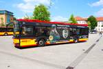 HSB Hanau Solaris Urbino 12 Wagen 17 am 07.06.24 in Hanau Freiheitsplatz