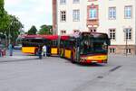 HSB Hanau Solaris Urbino 18 Wagen 82 am 07.06.24 in Hanau Freiheitsplatz