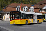 Solaris Bus der Post, auf der Linie 103, verlässt am 10.10.2024 die Haltestelle beim Bahnhof Interlaken Ost.