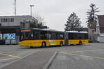 Solaris Bus der Post, auf der Linie 100, fährt am 15.01.2025 zur Haltestelle beim Bahnhof Rheinfelden.