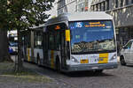 YLT-318, VanHool New AG 300, von De Lijn, gesehen in den Straßen von Maastricht.