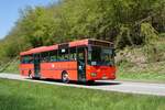 Bus Rheinland-Pfalz: Mercedes-Benz O 407 (KH-RH 789) der Rudolf Herz GmbH & Co. KG, aufgenommen im April 2022 in der Nähe von Herrstein, einer Ortsgemeinde im Landkreis Birkenfeld.