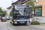 Setra S 400er-Serie NF (WG-LI 1000) als Linie 14 im Bodensee-Oberschwaben Verkehrsverbund in Scheidegg, Zollstraße.