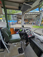 Anfang Juli 2024 konnte ich den Führerstand eines 1972 gebauten Mercedes-Benz O 317 mit Ludewig AERO-Anderthalbdecker-Aufbau im Obus Museum Solingen ablichten.