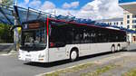 Wagen 1774 der Regiobus Mittelsachsen GmbH fuhr am 9.9.22 am Busbahnhof in Chemnitz los.