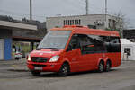 Mercedes Sprinter von Südbadenbus, auf der Linie 7312, fährt zur Haltestelle Beim Bahnhof Rheinfelden.