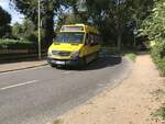 Bus 61 schlängelt sich am Bienengrund vorbei und erreicht Berkersheimer Weg in wenigen Sekunden.