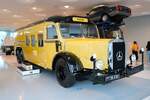 Mercedes Benz Oldtimer Postbus am 10.07.24 im Mercedes Benz Museum Stuttgart