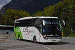 Setra S 416 HD, im Dienst von Flixbus, als Shuttle zwischen dem Bahnhof von Grenoble und dem Flughafen im Einsatz, verlässt den Busbahnhof von Grenoble.