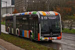 AV 9008, Mercedes Benz eCitaro des VDL, kommt an der Haltestelle Roud Bréck in der Stadt Luxemburg an.