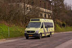 DC 4416, Mercedes Benz Sprinter, fährt mir in Wilwerwiltz bei der Grundschule vor die Linse, ist als SEV auf der Linie Kautenbach – Clervaux unterwegs. 02.2023