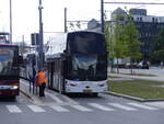 EW 1081, Ayats Horizon Intercity, Reisebus von Emile Weber, gesehen am Bahnhof der Stadt Luxemburg, er ist als SEV unterwegs zwischen Luxemburg und Esch Alzette. 08.2024