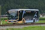 SZ 959 FC MAN Lions City E Bus, von Christophorus Reisen, hat soeben Mayrhofen in Richtung Gerlos verlassen. 19.08.2024