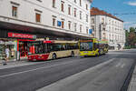 20.07.2024: OBK Wagen 38 als Sommerbim-Ersatzverkehr richtung Mariatrsot in Graz Rosseggerhaus. Wird überholt vom Graz Linien Wagen 76 als 67E zum Jakominiplatz