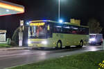 Setra S 400er-Serie von tyrol tour (IM-214MW) als Shuttle Lange Nacht der Museen Linie 1 an der Haltestelle Jenbach, Jenbacher Werke. Aufgenommen 5.10.2024.