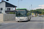 Iveco-Irisbus Crossway von Dr. Richard (Bus 4436, W-4002LO) als Linie 613 in St. Valentin, Josef-Stöckler-Straße. Aufgenommen 6.6.2024.