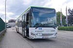 Iveco-Irisbus Crossway von Dr. Richard (Bus 4432, W-3998LO) als Linie 613 in Amstetten Bhf. Aufgenommen 6.6.2024.