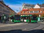 Graz. Am letzten Tag der steirischen Sommmerferien, den 08.09.2024, konnte ich den Graz Linien Wagen 137 und 58 am Grazer Jakominiplatz fotografieren.