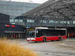 Wien. Wagen 6920 von Gschwindl verlässt hier am 03.12.2024 die Station Praterstern als Linie 80A nach Neu Marx. 