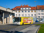 Maribor. Eine relativ spannende Werbung trägt dieser Intouro von Arriva, welcher hier gerade seine Endstation am Busbahnhof Maribor erreicht, aufgenommen am 07.10.2024.