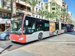 Mercedes-Benz Citaro G C2, Wagen 820, Vectalia Mia, als Linie 3 in der Avenida Alfonso el Sabio in Alicante am 01.10.2024