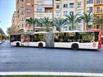 Mercedes-Benz Citaro C2 G, Vectalia Mia, Wagen 824, unterwegs am Plaza de los Luceros als Linie 3 in Alicante am 21.10.2024