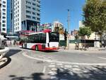 Heckansicht des MAN 43C Lion's Intercity LE 13 mit der Wagennummer 1467 am Plaza de la Hispanidad als Linie 10 in Benidorm am 20.08.2024.