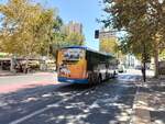 Heckansicht des Irizar i3 mit der Wagennummer 0946 in der Avenida de Europa als Linie 04 in Benidorm am 20.08.2024.