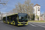 MAN Lions City Hybridbus 86 der AAGL, auf der Linie 80, fährt am 25.01.2025 zur Haltestelle Breite. Aufnahme Basel.