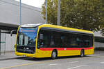 Mercedes eCitaro 1017, auf der Linie 47, fährt am 30.09.2024 bei der Haltestelle St. Jakob ein. Aufnahme Basel.