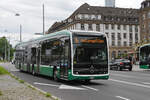 Mercedes eCitaro 7107, auf der Linie 36, verlässt am 27.05.2024 die Haltestelle am badischen Bahnhof.