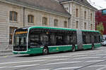 Mercedes eCitaro 7108, auf der Linie 30, fährt am 22.04.2024 zur Endstation am Bahnhof SBB.