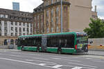 Mercedes eCitaro 7103, auf der Linie 36, bedient am 27.05.2024 die Haltestelle beim badischen Bahnhof. Aufnahme Basel.