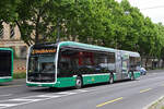 Mercedes eCitaro 7104, auf der Linie 30, fährt am 27.05.2024 zur Endstation am badischen Bahnhof.