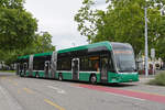 Hess Doppelgelenk Elektrobus 9103, auf der Linie 50, verlasst am 17.06.2024 die Haltestelle Kannenfeldplatz. Aufnahme Basel.